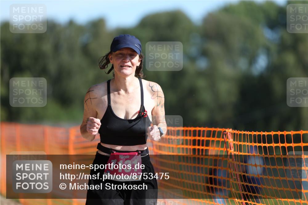 07.09.2025 - 19. Norderstedt Triathlon Michael Strokosch http://msf.ph/oto/8753475 07.09.2025 10:38:46 Laufen 646, 1131, 1139 meine-sportfotos.de