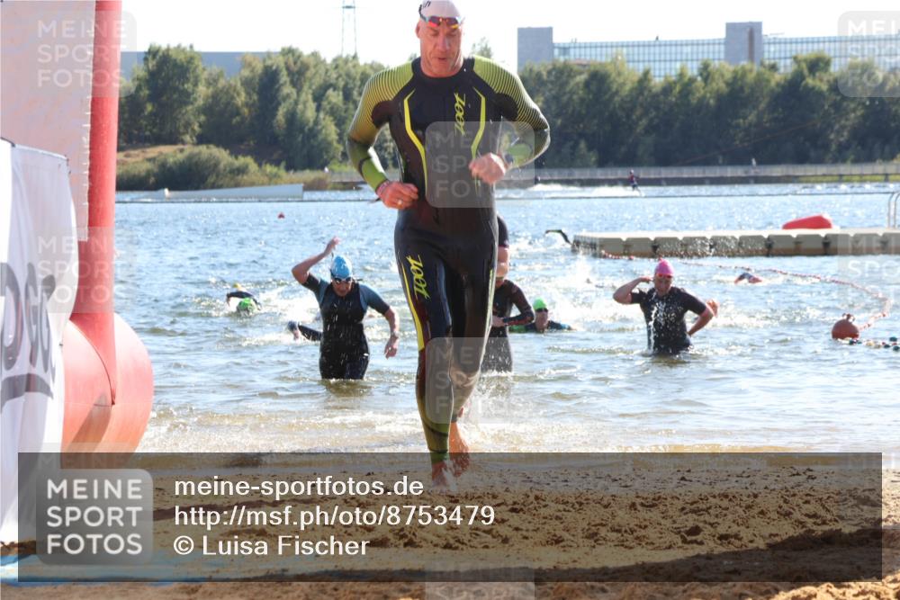 07.09.2025 - 19. Norderstedt Triathlon Luisa Fischer http://msf.ph/oto/8753479 07.09.2025 15:37:44 Schwimmen 1097, 1552, 1597, 1604 meine-sportfotos.de