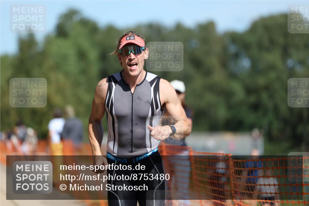 07.09.2025 - 19. Norderstedt Triathlon Michael Strokosch http://msf.ph/oto/8753480 07.09.2025 12:47:25 Laufen 151, 227 meine-sportfotos.de