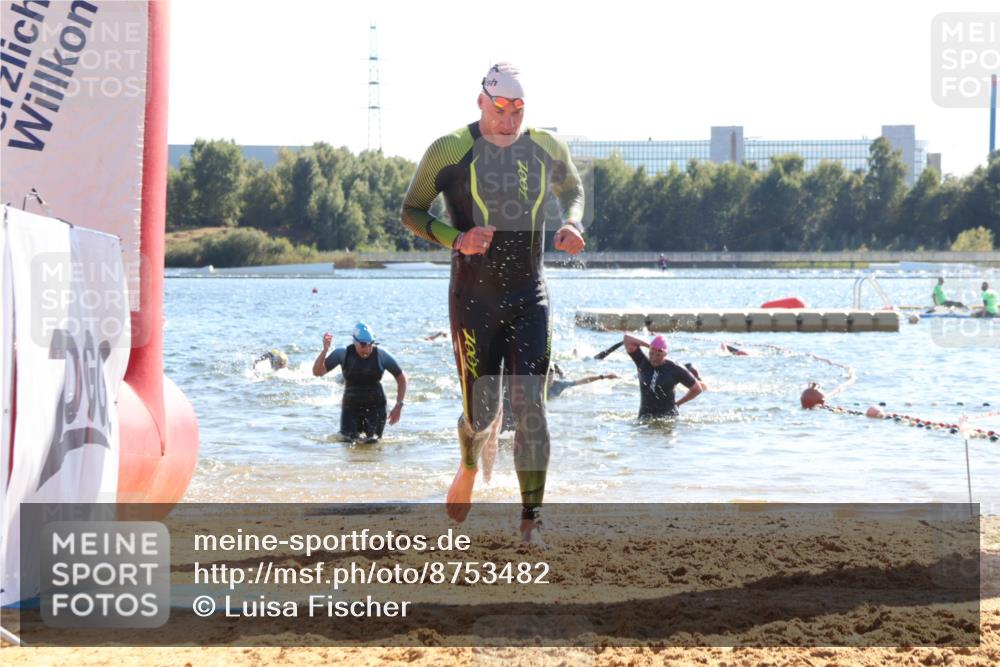 07.09.2025 - 19. Norderstedt Triathlon Luisa Fischer http://msf.ph/oto/8753482 07.09.2025 15:37:44 Schwimmen 1097, 1552, 1597, 1604 meine-sportfotos.de