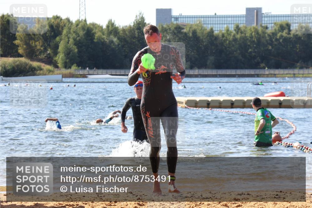07.09.2025 - 19. Norderstedt Triathlon Luisa Fischer http://msf.ph/oto/8753491 07.09.2025 11:40:28 Schwimmen 226, 824 meine-sportfotos.de