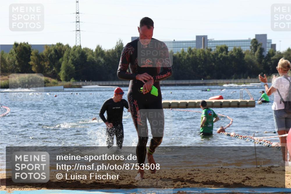 07.09.2025 - 19. Norderstedt Triathlon Luisa Fischer http://msf.ph/oto/8753508 07.09.2025 11:40:29 Schwimmen 226, 824 meine-sportfotos.de