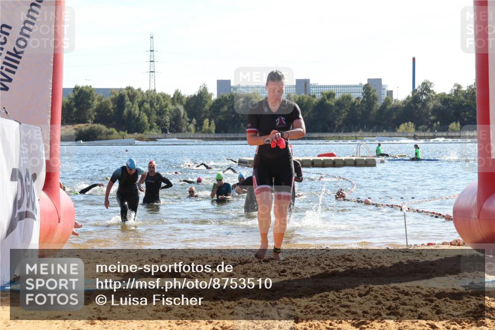 07.09.2025 - 19. Norderstedt Triathlon Luisa Fischer http://msf.ph/oto/8753510 07.09.2025 15:37:47 Schwimmen 1097, 1108, 1552, 1597, 1604 meine-sportfotos.de