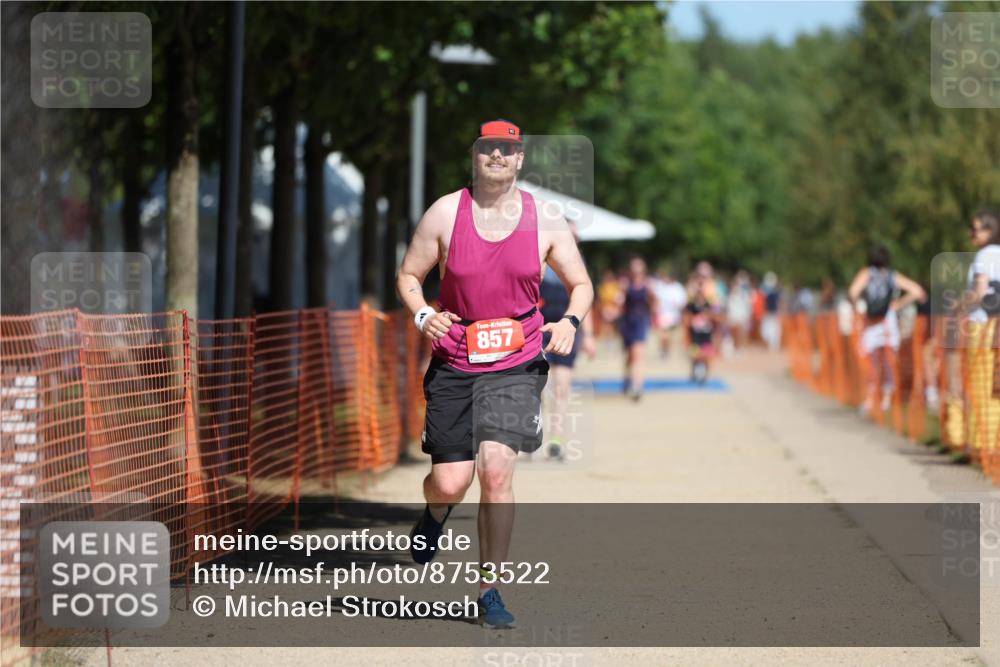 07.09.2025 - 19. Norderstedt Triathlon Michael Strokosch http://msf.ph/oto/8753522 07.09.2025 12:47:40 Laufen 857 meine-sportfotos.de
