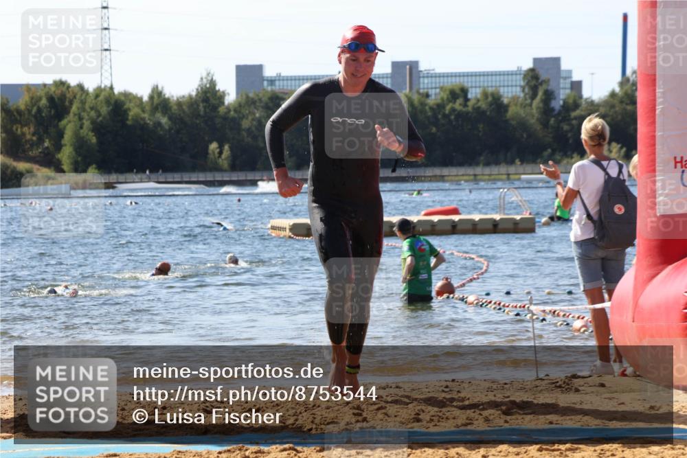 07.09.2025 - 19. Norderstedt Triathlon Luisa Fischer http://msf.ph/oto/8753544 07.09.2025 11:40:33 Schwimmen 226, 824 meine-sportfotos.de
