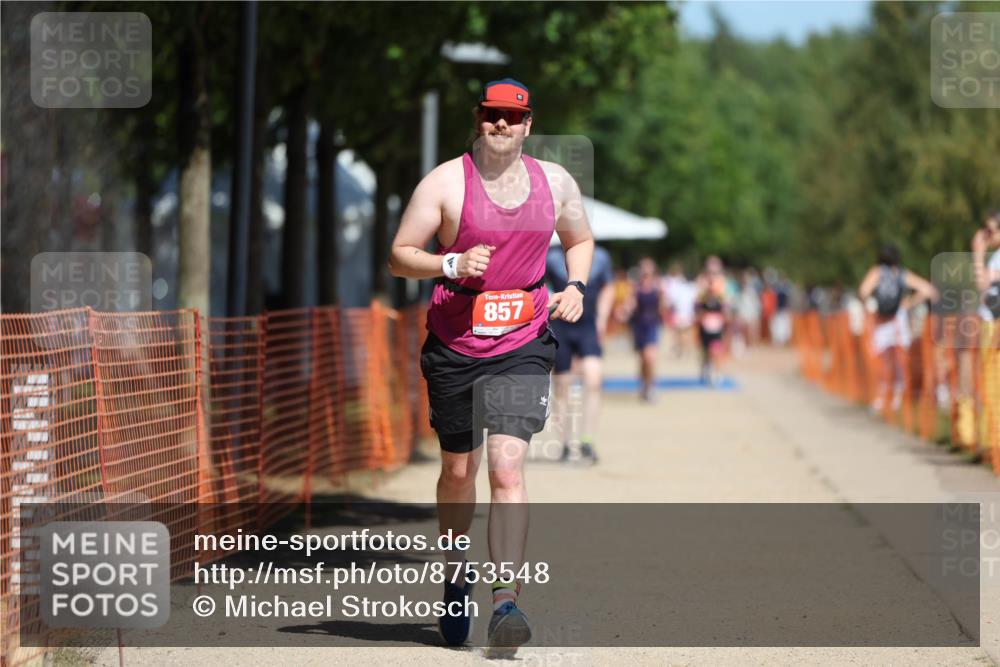 07.09.2025 - 19. Norderstedt Triathlon Michael Strokosch http://msf.ph/oto/8753548 07.09.2025 12:47:40 Laufen 857 meine-sportfotos.de