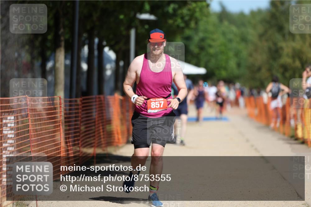 07.09.2025 - 19. Norderstedt Triathlon Michael Strokosch http://msf.ph/oto/8753555 07.09.2025 12:47:40 Laufen 857 meine-sportfotos.de