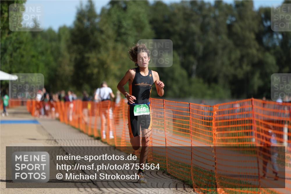 07.09.2025 - 19. Norderstedt Triathlon Michael Strokosch http://msf.ph/oto/8753564 07.09.2025 10:38:51 Laufen 646, 1139 meine-sportfotos.de