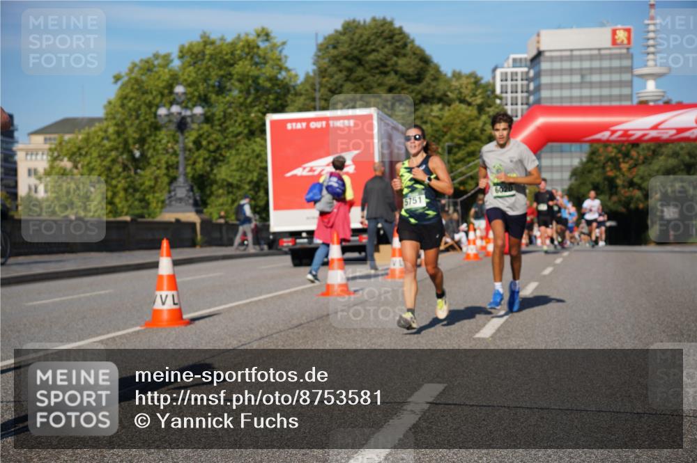 07.09.2025 - BARMER Alsterlauf Yannick Fuchs http://msf.ph/oto/8753581 07.09.2025 09:36:57 Laufen 5751, 6020 meine-sportfotos.de