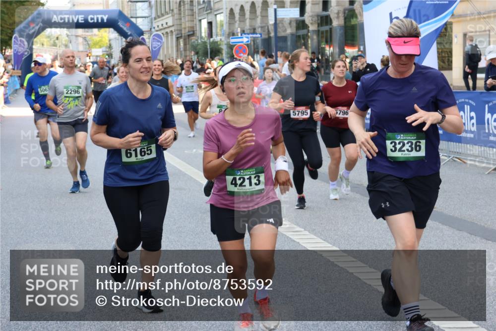 07.09.2025 - BARMER Alsterlauf Strokosch-Dieckow http://msf.ph/oto/8753592 07.09.2025 10:14:32 Ziel 2736, 2825, 3455, 3466, 3736, 3851, 3904, 4607, 4608, 4630, 4725, 4734, 4742, 4845, 4883, 5036, 5280, 5281, 6344, 6345, 8296 meine-sportfotos.de