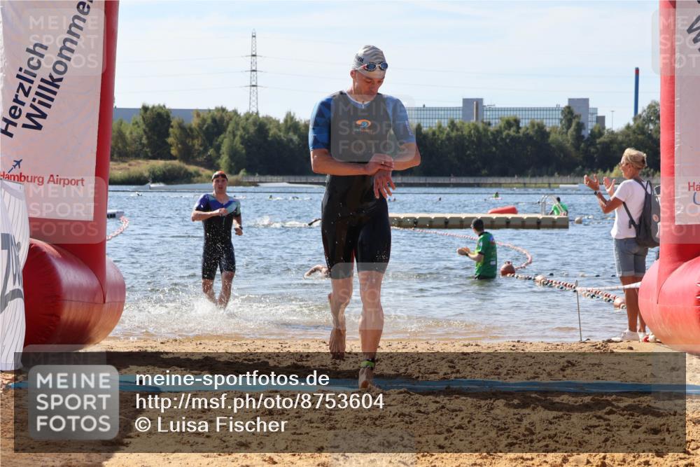 07.09.2025 - 19. Norderstedt Triathlon Luisa Fischer http://msf.ph/oto/8753604 07.09.2025 11:40:49 Schwimmen 215, 741 meine-sportfotos.de