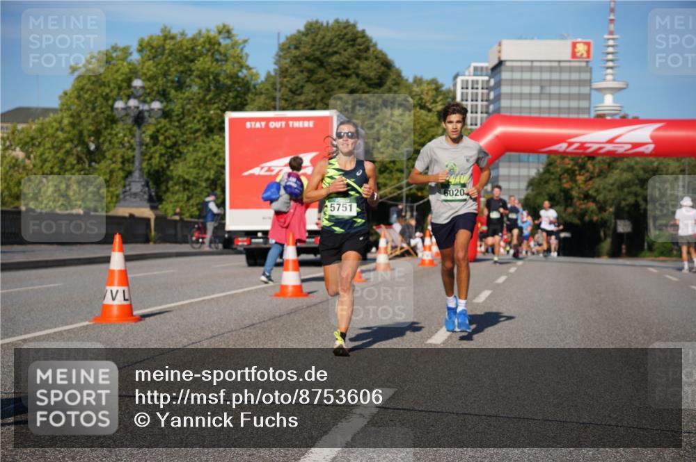 07.09.2025 - BARMER Alsterlauf Yannick Fuchs http://msf.ph/oto/8753606 07.09.2025 09:36:58 Laufen 5751, 6020 meine-sportfotos.de