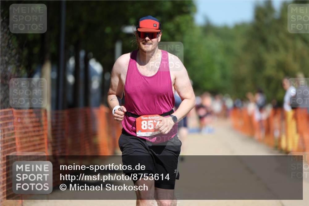 07.09.2025 - 19. Norderstedt Triathlon Michael Strokosch http://msf.ph/oto/8753614 07.09.2025 12:47:42 Laufen 857 meine-sportfotos.de