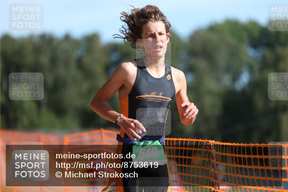 07.09.2025 - 19. Norderstedt Triathlon Michael Strokosch http://msf.ph/oto/8753619 07.09.2025 10:38:53 Laufen 646, 1139 meine-sportfotos.de
