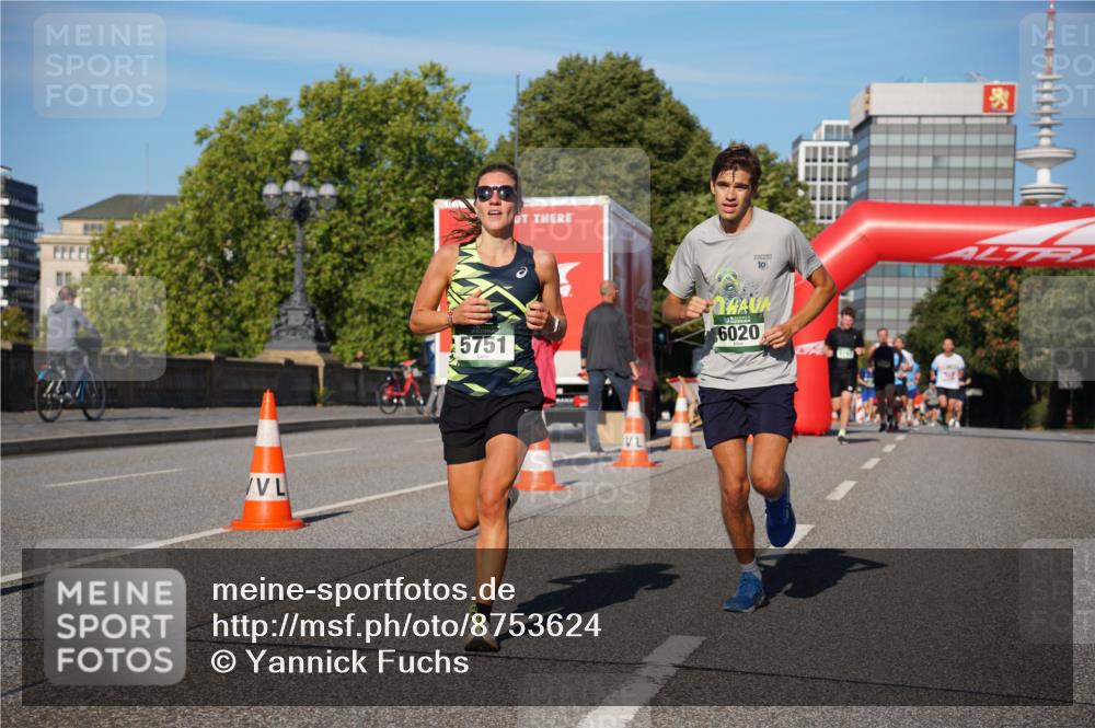 07.09.2025 - BARMER Alsterlauf Yannick Fuchs http://msf.ph/oto/8753624 07.09.2025 09:36:58 Laufen 15751, 10, 6020 meine-sportfotos.de