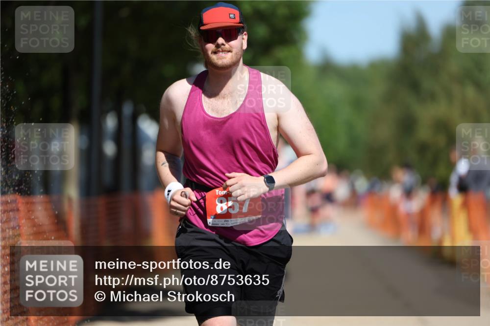 07.09.2025 - 19. Norderstedt Triathlon Michael Strokosch http://msf.ph/oto/8753635 07.09.2025 12:47:43 Laufen 857 meine-sportfotos.de