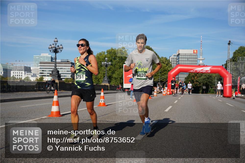 07.09.2025 - BARMER Alsterlauf Yannick Fuchs http://msf.ph/oto/8753652 07.09.2025 09:36:59 Laufen 5751, 10, 6020 meine-sportfotos.de