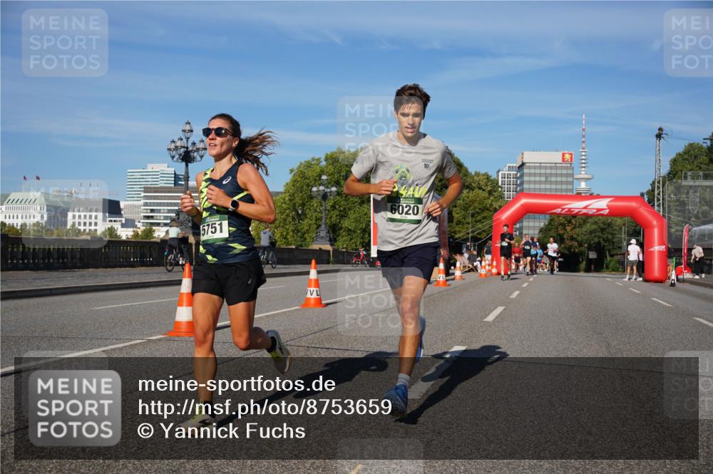 07.09.2025 - BARMER Alsterlauf Yannick Fuchs http://msf.ph/oto/8753659 07.09.2025 09:36:59 Laufen 5751, 6020, 10 meine-sportfotos.de