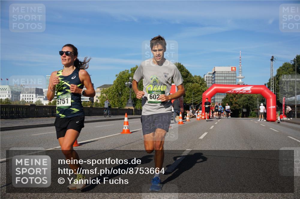 07.09.2025 - BARMER Alsterlauf Yannick Fuchs http://msf.ph/oto/8753664 07.09.2025 09:36:59 Laufen 5751, 602, 10 meine-sportfotos.de