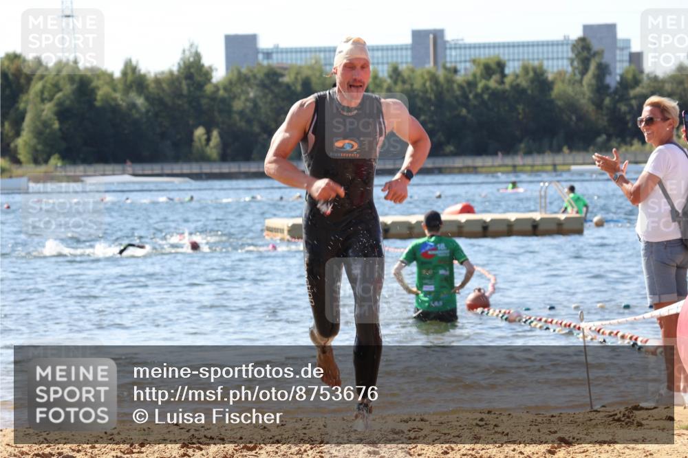 07.09.2025 - 19. Norderstedt Triathlon Luisa Fischer http://msf.ph/oto/8753676 07.09.2025 11:40:58 Schwimmen 151, 215, 741 meine-sportfotos.de