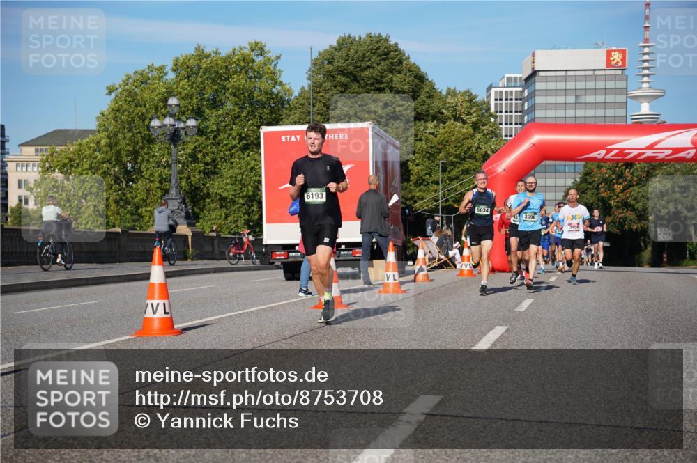 07.09.2025 - BARMER Alsterlauf Yannick Fuchs http://msf.ph/oto/8753708 07.09.2025 09:37:03 Laufen 6193, 5034, 44, 3596, 3458 meine-sportfotos.de