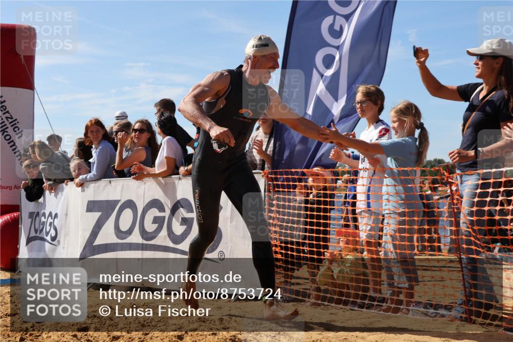 07.09.2025 - 19. Norderstedt Triathlon Luisa Fischer http://msf.ph/oto/8753724 07.09.2025 11:41:01 Schwimmen 151, 215, 741 meine-sportfotos.de