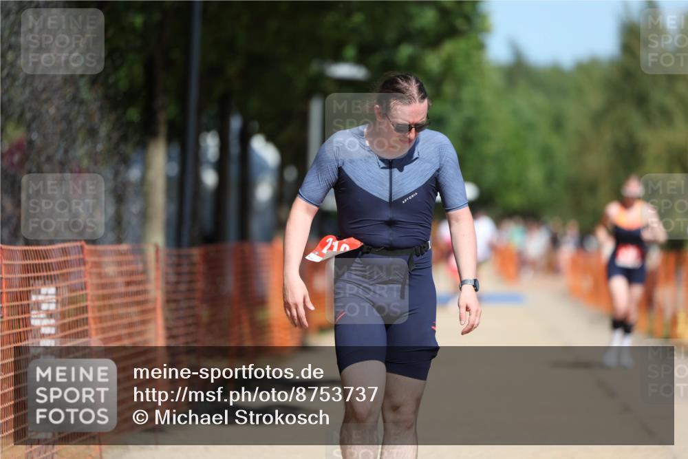 07.09.2025 - 19. Norderstedt Triathlon Michael Strokosch http://msf.ph/oto/8753737 07.09.2025 12:47:54 Laufen 210, 216, 1251 meine-sportfotos.de