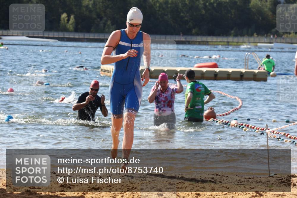 07.09.2025 - 19. Norderstedt Triathlon Luisa Fischer http://msf.ph/oto/8753740 07.09.2025 11:41:33 Schwimmen 1249 meine-sportfotos.de