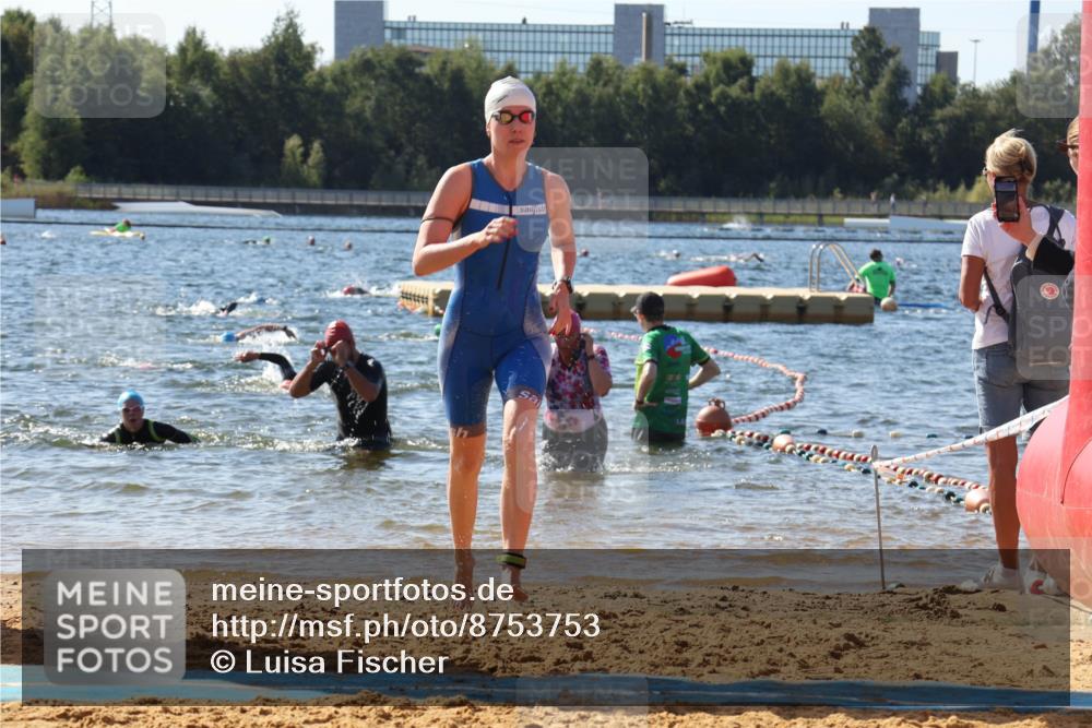 07.09.2025 - 19. Norderstedt Triathlon Luisa Fischer http://msf.ph/oto/8753753 07.09.2025 11:41:33 Schwimmen 1249 meine-sportfotos.de