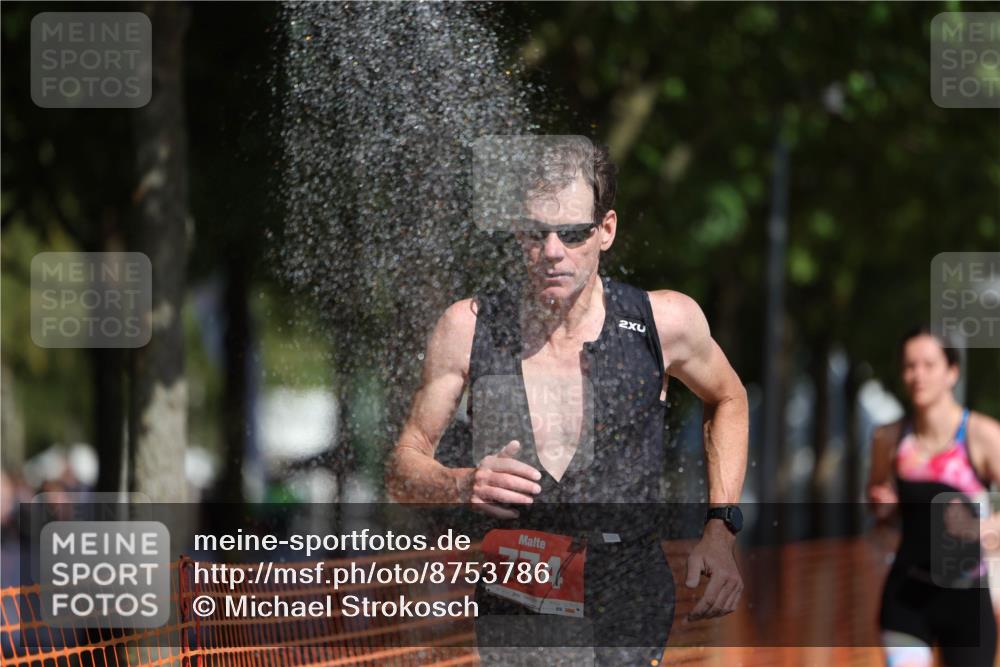 07.09.2025 - 19. Norderstedt Triathlon Michael Strokosch http://msf.ph/oto/8753786 07.09.2025 12:01:36 Laufen 148, 774, 1178, 1301, 1332, 1334 meine-sportfotos.de
