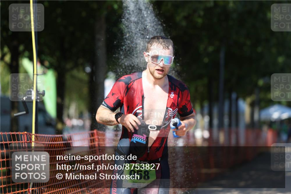 07.09.2025 - 19. Norderstedt Triathlon Michael Strokosch http://msf.ph/oto/8753827 07.09.2025 14:51:59 Laufen 394, 958 meine-sportfotos.de