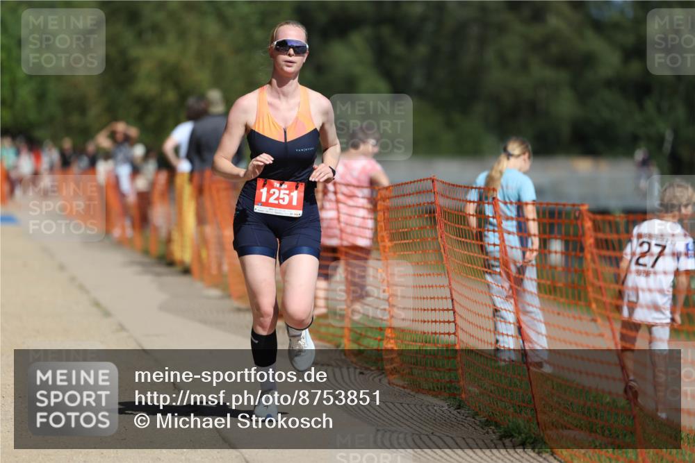 07.09.2025 - 19. Norderstedt Triathlon Michael Strokosch http://msf.ph/oto/8753851 07.09.2025 12:48:00 Laufen 216, 1251, 1315 meine-sportfotos.de