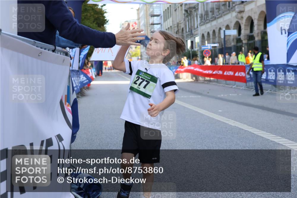 07.09.2025 - BARMER Alsterlauf Strokosch-Dieckow http://msf.ph/oto/8753860 07.09.2025 10:54:52 Ziel  meine-sportfotos.de