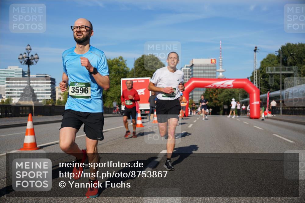 07.09.2025 - BARMER Alsterlauf Yannick Fuchs http://msf.ph/oto/8753867 07.09.2025 09:37:07 Laufen 3596 meine-sportfotos.de