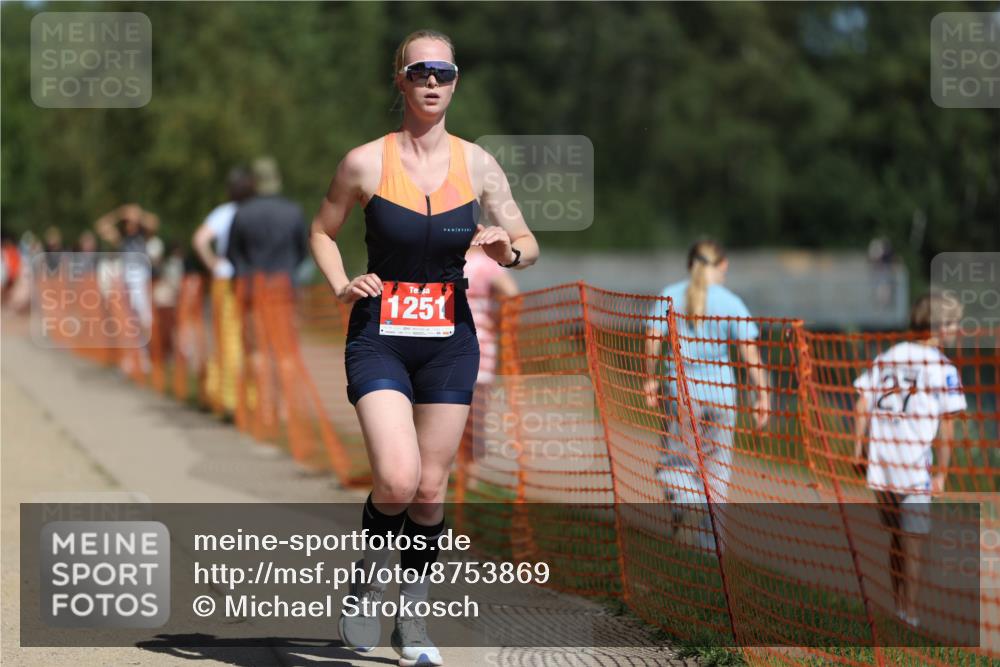 07.09.2025 - 19. Norderstedt Triathlon Michael Strokosch http://msf.ph/oto/8753869 07.09.2025 12:48:00 Laufen 216, 1251, 1315 meine-sportfotos.de