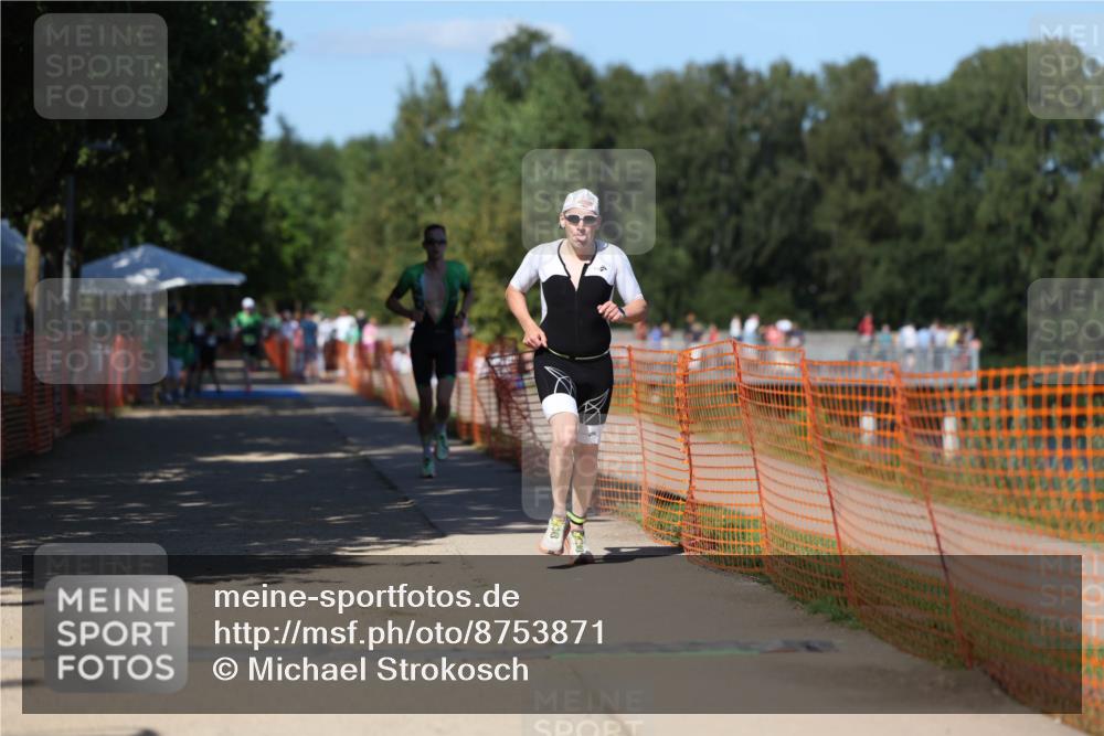 07.09.2025 - 19. Norderstedt Triathlon Michael Strokosch http://msf.ph/oto/8753871 07.09.2025 14:52:07 Laufen 361, 1014 meine-sportfotos.de