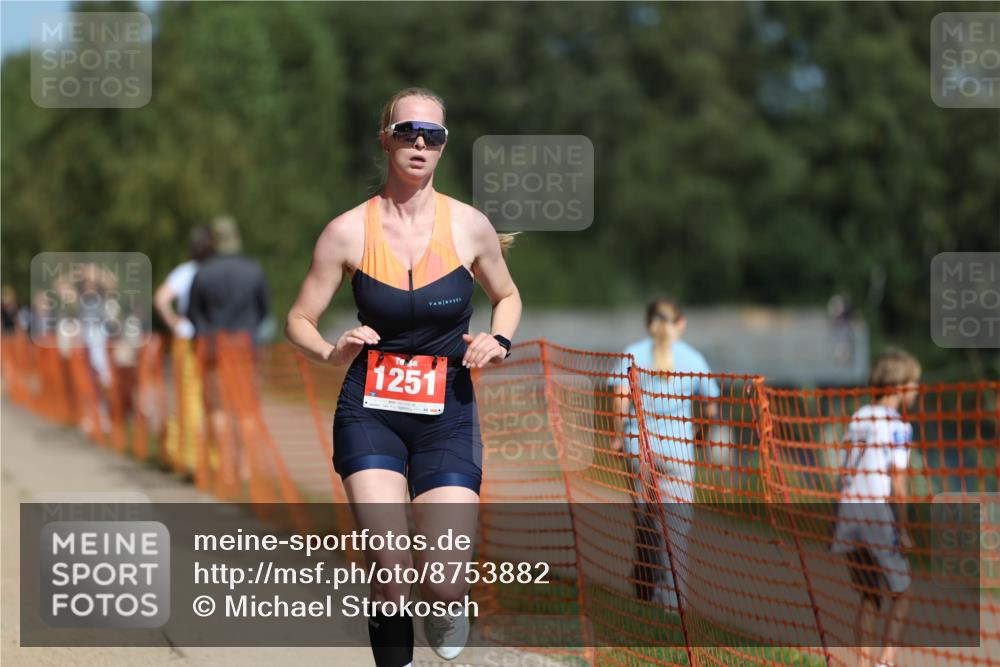 07.09.2025 - 19. Norderstedt Triathlon Michael Strokosch http://msf.ph/oto/8753882 07.09.2025 12:48:01 Laufen 216, 1251, 1315 meine-sportfotos.de