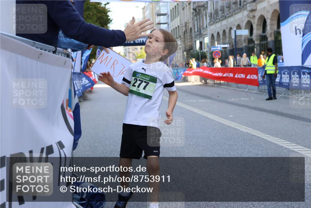 07.09.2025 - BARMER Alsterlauf Strokosch-Dieckow http://msf.ph/oto/8753911 07.09.2025 10:54:52 Ziel  meine-sportfotos.de