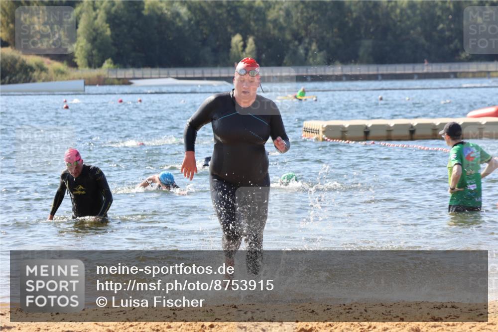 07.09.2025 - 19. Norderstedt Triathlon Luisa Fischer http://msf.ph/oto/8753915 07.09.2025 11:41:51 Schwimmen 245, 302, 792, 1367, 1386 meine-sportfotos.de