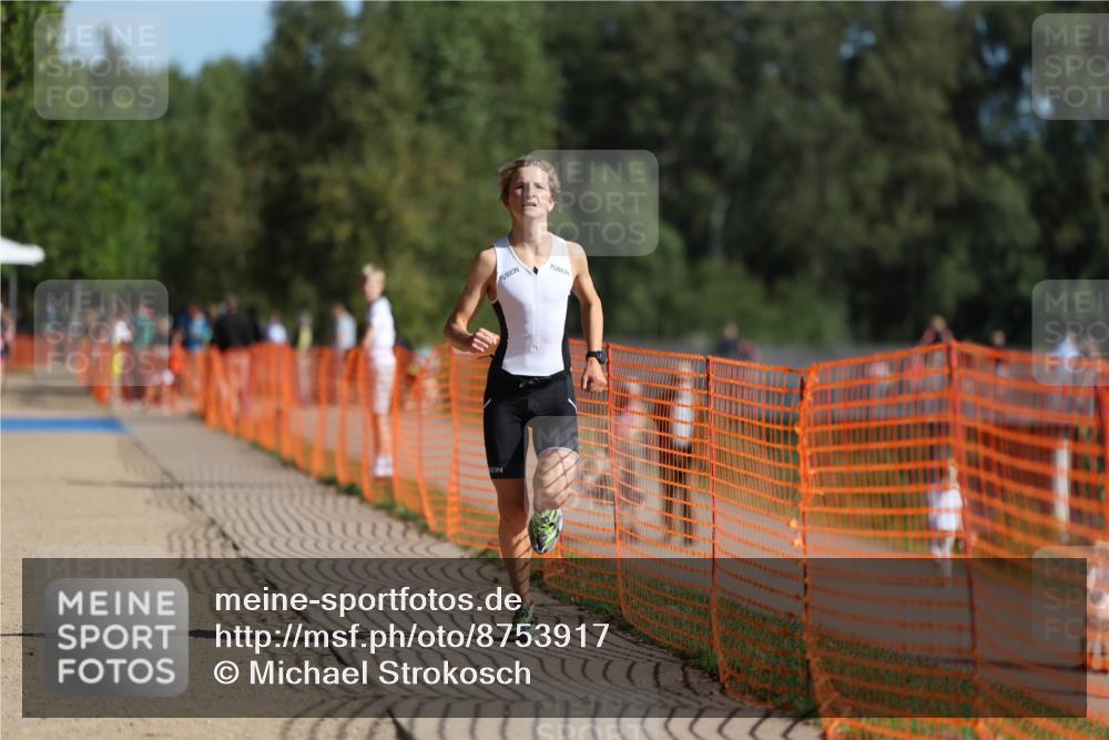 07.09.2025 - 19. Norderstedt Triathlon Michael Strokosch http://msf.ph/oto/8753917 07.09.2025 10:39:54 Laufen 675 meine-sportfotos.de