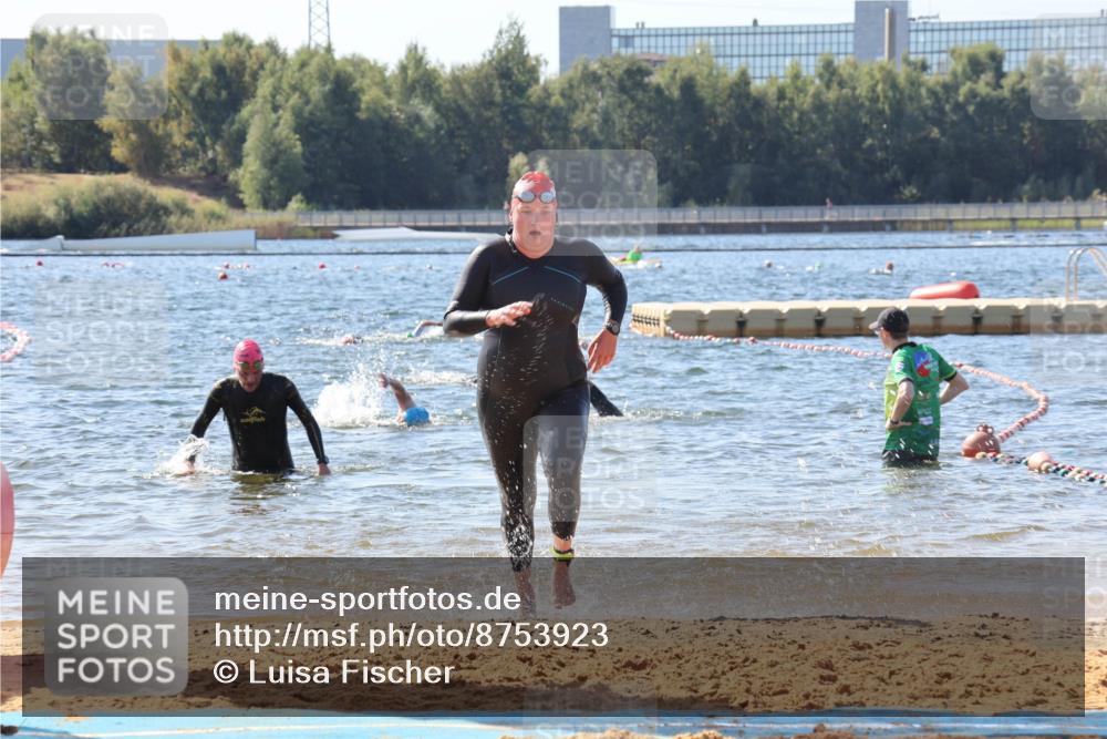 07.09.2025 - 19. Norderstedt Triathlon Luisa Fischer http://msf.ph/oto/8753923 07.09.2025 11:41:52 Schwimmen 245, 302, 792, 1367, 1386 meine-sportfotos.de