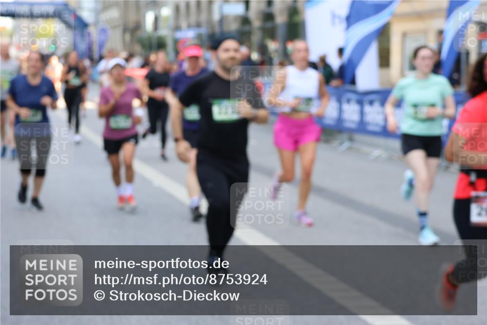 07.09.2025 - BARMER Alsterlauf Strokosch-Dieckow http://msf.ph/oto/8753924 07.09.2025 10:14:29 Ziel 2621, 2736, 2825, 3221, 3455, 3466, 3736, 3851, 3904, 4630, 4725, 4734, 4742, 4845, 4883, 5036, 5280, 5281, 6344, 6345, 8258, 8296 meine-sportfotos.de