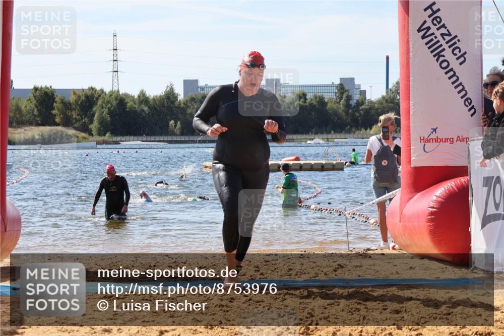 07.09.2025 - 19. Norderstedt Triathlon Luisa Fischer http://msf.ph/oto/8753976 07.09.2025 11:41:54 Schwimmen 792, 1367, 1386 meine-sportfotos.de