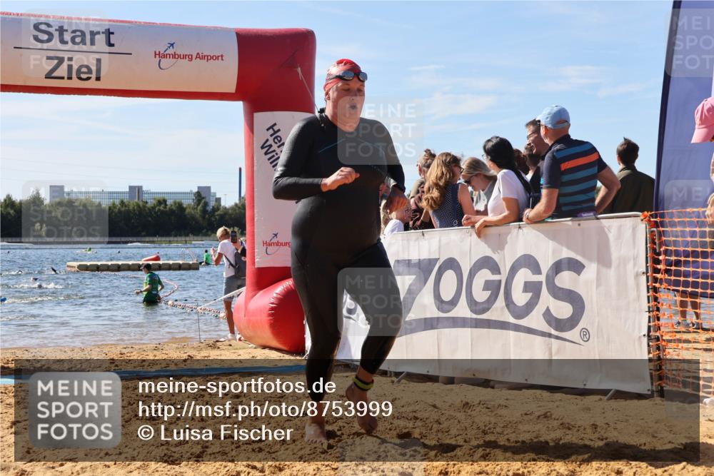 07.09.2025 - 19. Norderstedt Triathlon Luisa Fischer http://msf.ph/oto/8753999 07.09.2025 11:41:56 Schwimmen 792, 1367, 1386 meine-sportfotos.de