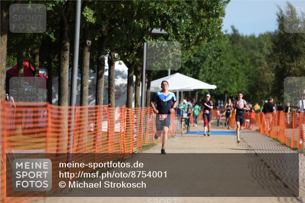 07.09.2025 - 19. Norderstedt Triathlon Michael Strokosch http://msf.ph/oto/8754001 07.09.2025 10:40:07 Laufen 1127 meine-sportfotos.de