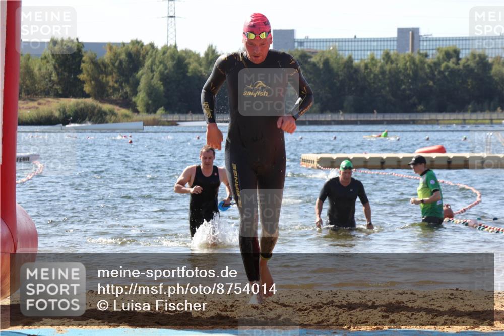 07.09.2025 - 19. Norderstedt Triathlon Luisa Fischer http://msf.ph/oto/8754014 07.09.2025 11:42:03 Schwimmen 730, 1359, 1367 meine-sportfotos.de