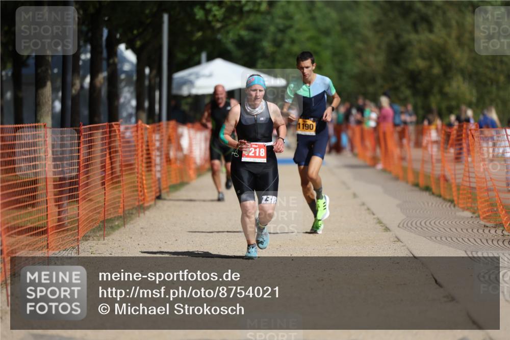 07.09.2025 - 19. Norderstedt Triathlon Michael Strokosch http://msf.ph/oto/8754021 07.09.2025 12:02:11 Laufen 1190, 1218 meine-sportfotos.de