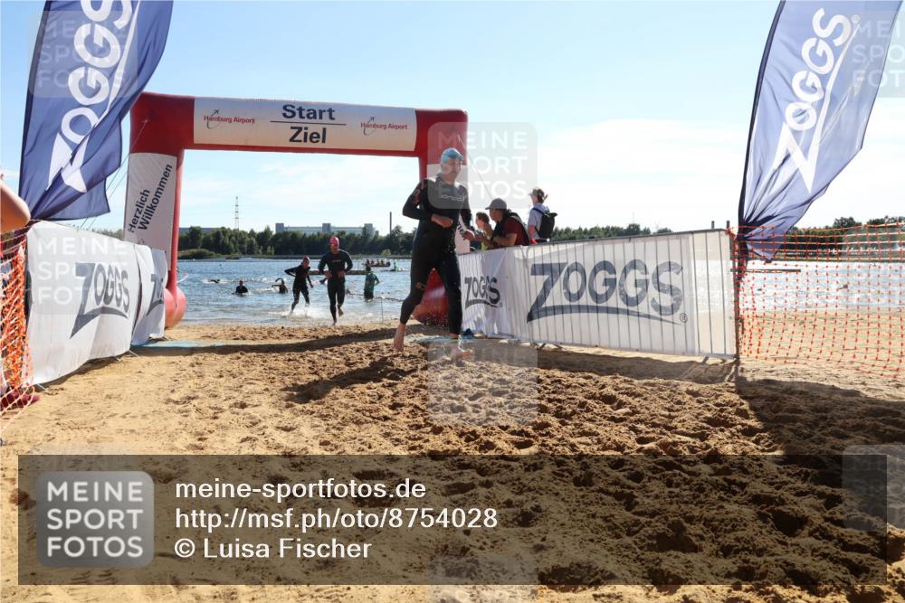 07.09.2025 - 19. Norderstedt Triathlon Luisa Fischer http://msf.ph/oto/8754028 07.09.2025 15:39:01 Schwimmen 1061, 1612, 1619 meine-sportfotos.de