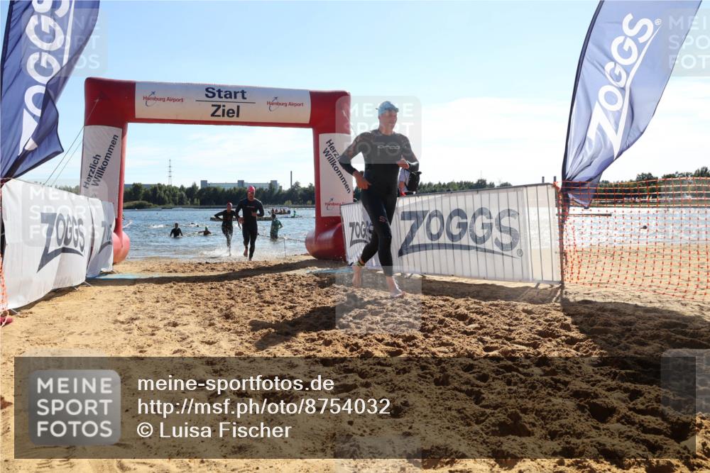 07.09.2025 - 19. Norderstedt Triathlon Luisa Fischer http://msf.ph/oto/8754032 07.09.2025 15:39:01 Schwimmen 1061, 1612, 1619 meine-sportfotos.de