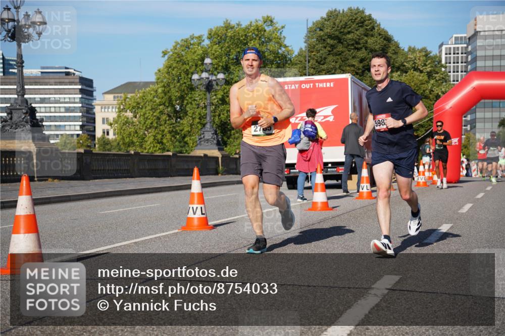 07.09.2025 - BARMER Alsterlauf Yannick Fuchs http://msf.ph/oto/8754033 07.09.2025 09:37:12 Laufen 30, 2703, 598 meine-sportfotos.de